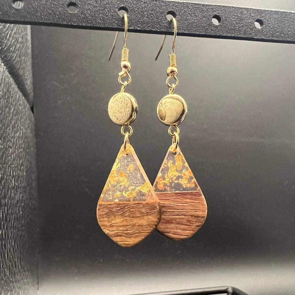 Elegant Gold and Brown Teardrop Earrings